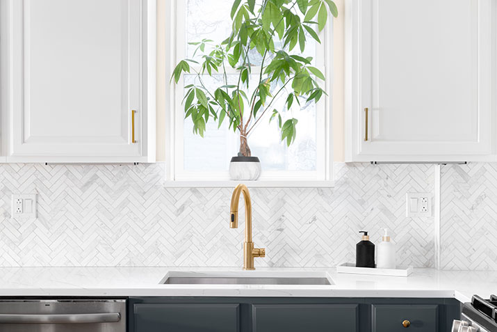 Bold geometric design backsplash.