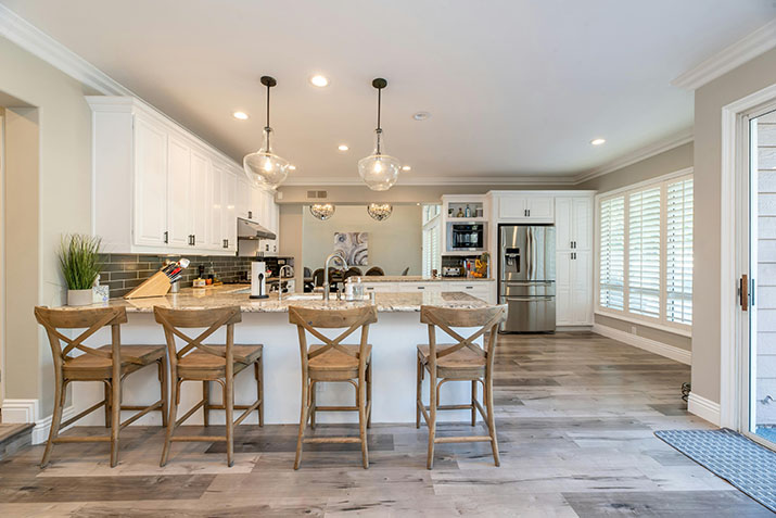Cozy kitchen island in a modern home.