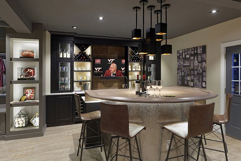 This wet bar includes a TV for game day.