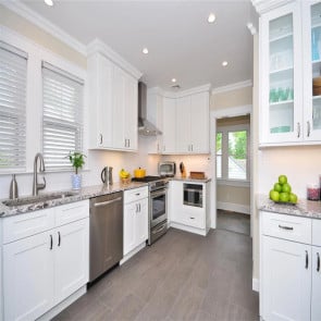 Ice White Shaker 10 Ft Kitchen Cabinet Set (RTA Preconfigured Bundle)