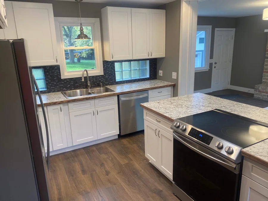 Shaker Arctic kitchen cabinets