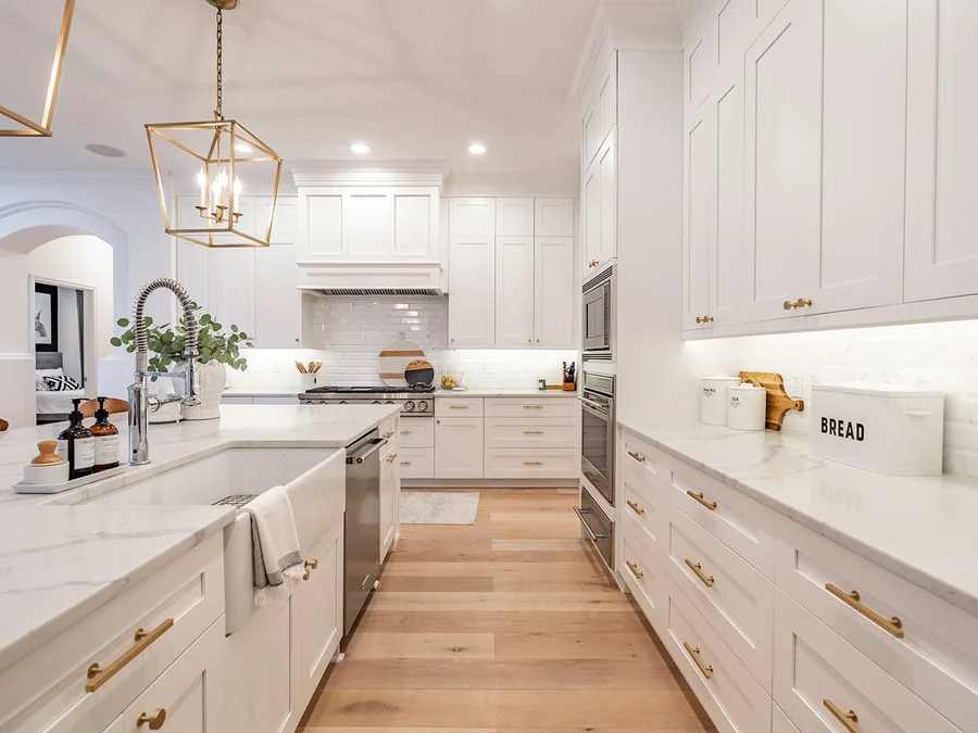 Shaker Blanco kitchen cabinets