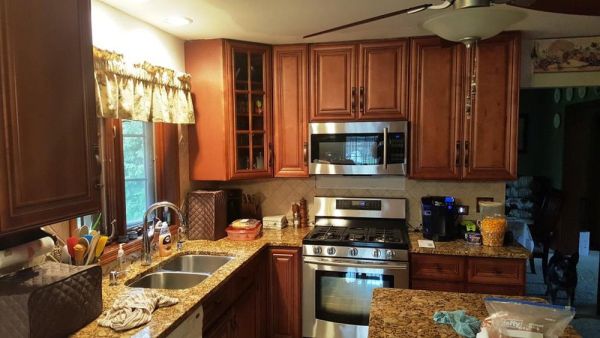 Dave D.’s kitchen after, with Chestnut Pillow cabinets