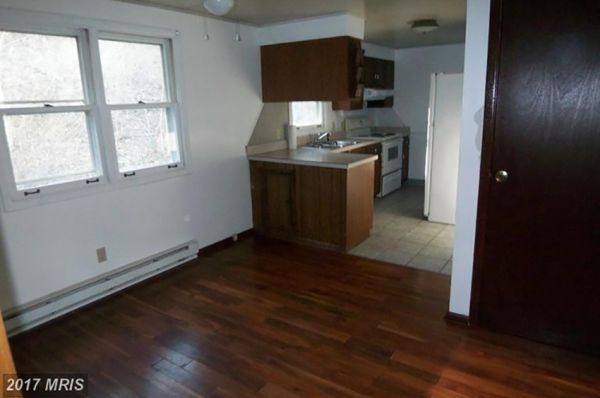 Christopher M.’s kitchen before new cabinets