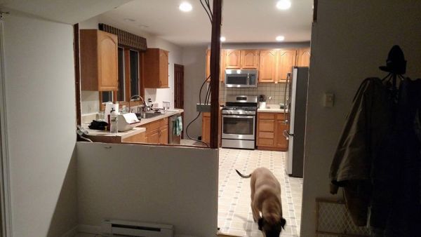 Derek G.’s kitchen before new cabinets