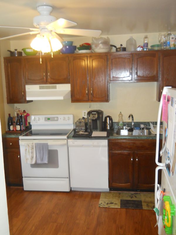Douglas S.’s kitchen before new cabinets