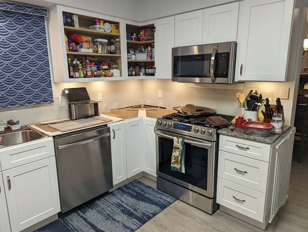 Alan B.’s kitchen after, with Shaker Arctic cabinets