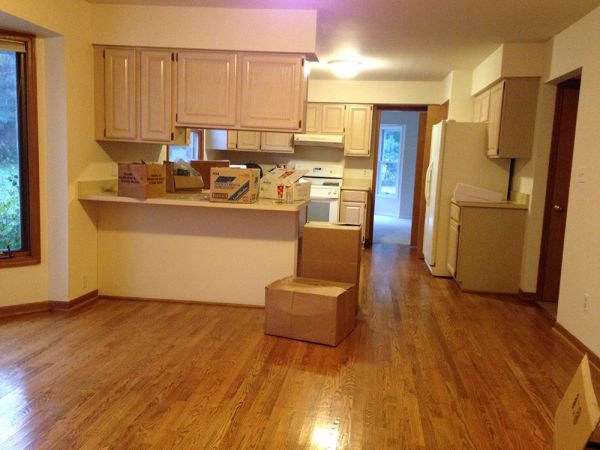 Justin S.’s kitchen before new cabinets
