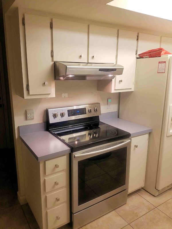 Paul S.’s kitchen before new cabinets