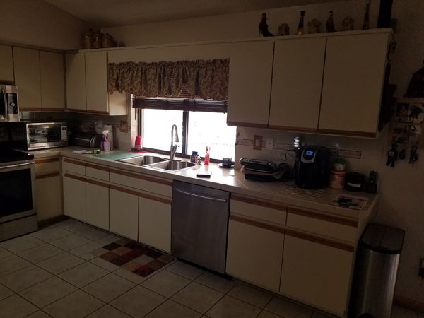 Richard M.’s kitchen before new cabinets