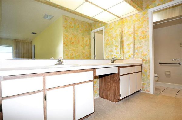 Scott M.’s bathroom before new cabinets