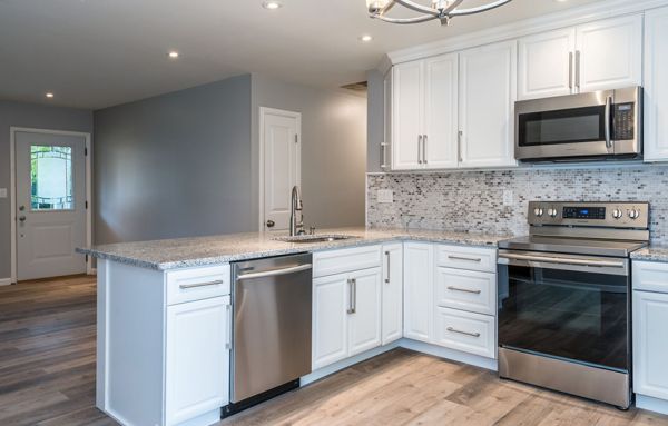 Lexington White cabinets, photo 22