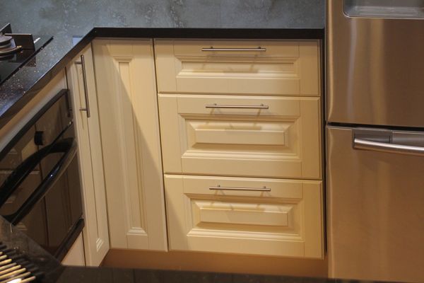 Coastal Cream cabinets, photo 34