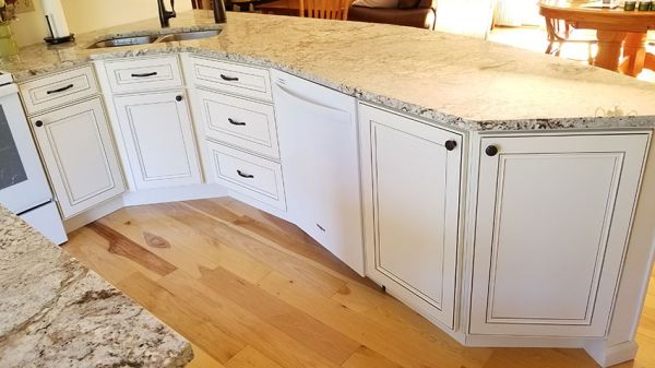 York Antique White cabinets, photo 3