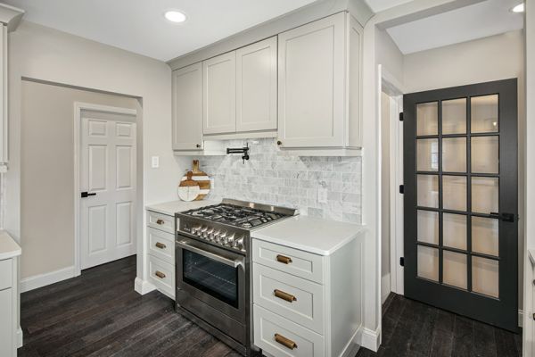 Shaker Light Gray cabinets, photo 16