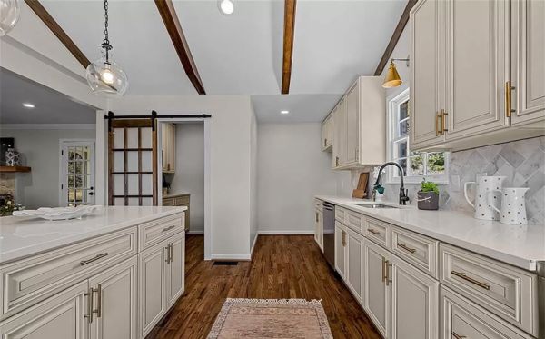 Pearl cabinets, photo 20