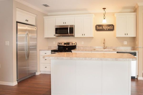 Shaker Antique White cabinets, photo 3