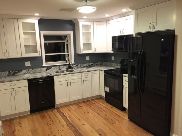 Ice White Shaker cabinets, photo 15