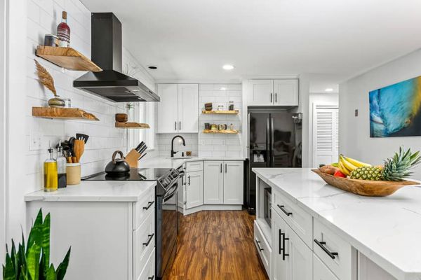 Ice White Shaker cabinets, photo 12