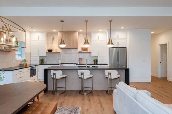 Petit White cabinets, photo 1