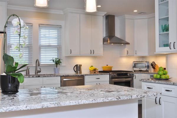 Ice White Shaker cabinets, photo 16