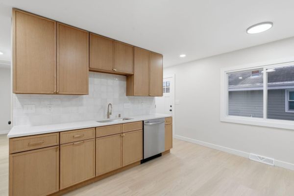 Petit Oak cabinets, photo 5