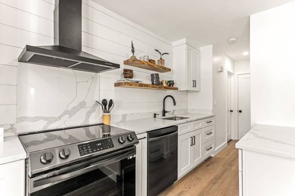 Ice White Shaker cabinets, photo 47