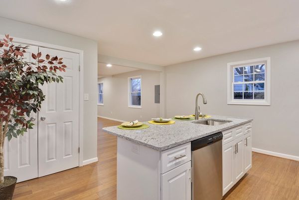 Gramercy White cabinets, photo 30