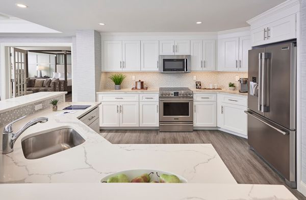 Broadway White cabinets, photo 2