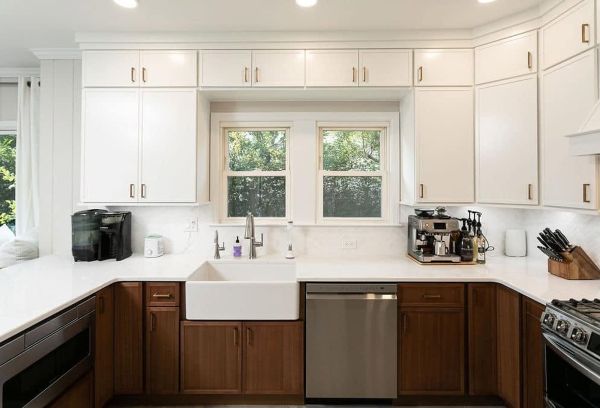 Petit Brown cabinets, photo 2