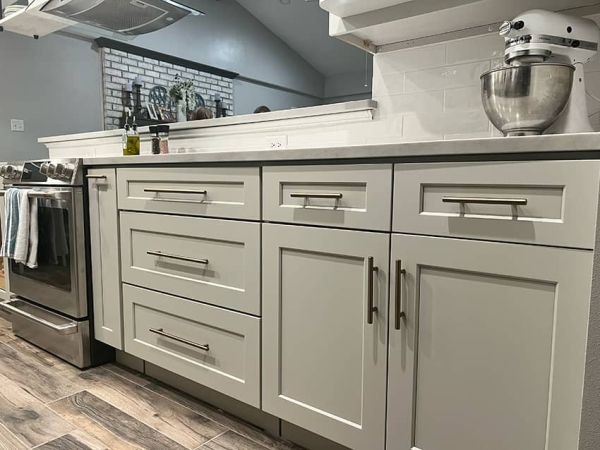 Shaker Light Gray cabinets, photo 29