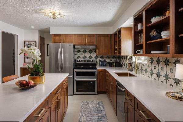 Woodland Brown Shaker cabinets, photo 3