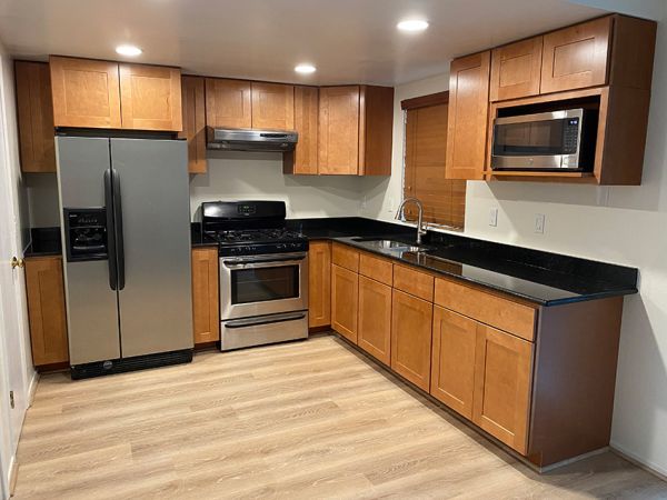 Madison Honey cabinets, photo 1
