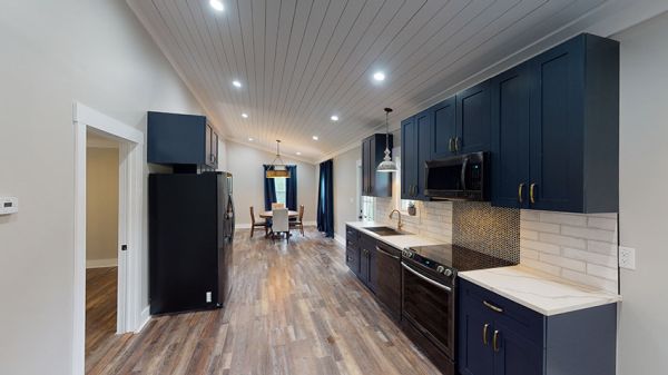 Imperial Blue cabinets, photo 2