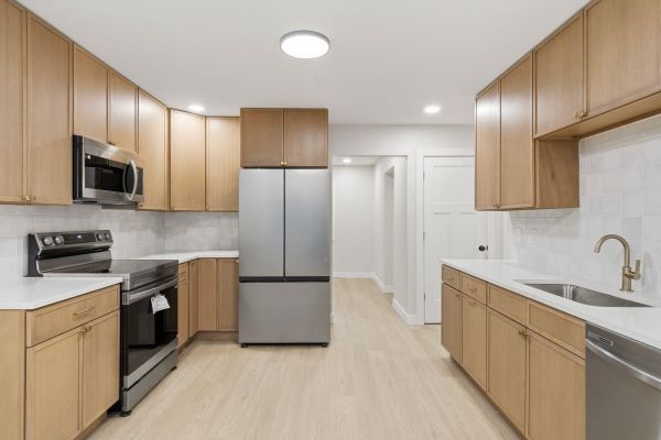 Petit Oak cabinets, photo 3