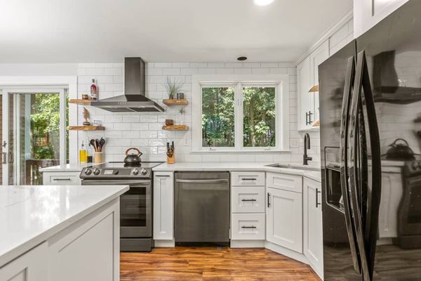 Ice White Shaker cabinets, photo 24