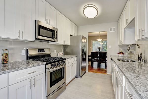 Ice White Shaker cabinets, photo 45