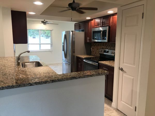 Cherry Glaze cabinets, photo 19