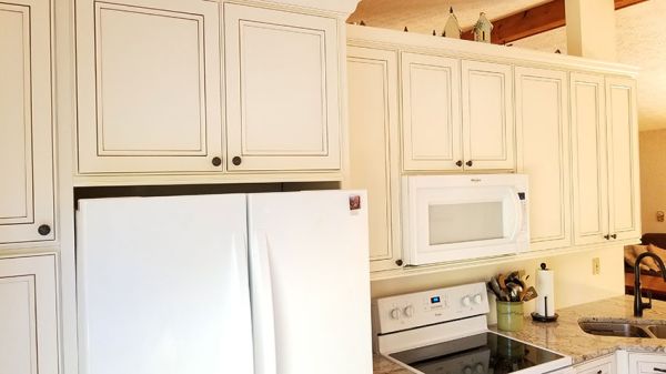 York Antique White cabinets, photo 5