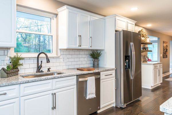 Lexington White cabinets, photo 24