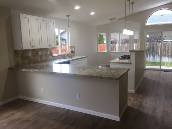 Ice White Shaker cabinets, photo 77