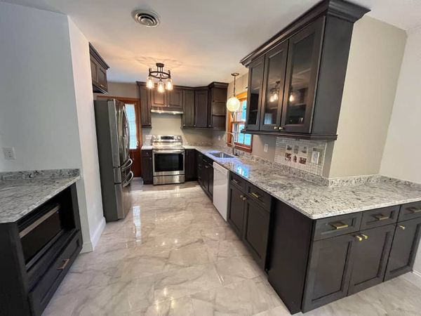 Townsquare Gray cabinets, photo 3