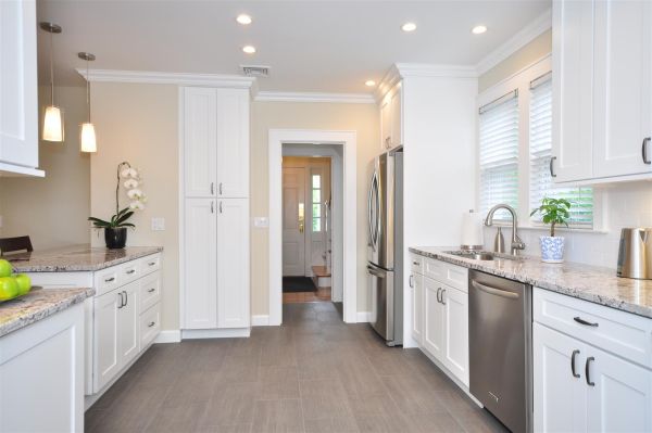 Ice White Shaker cabinets, photo 18