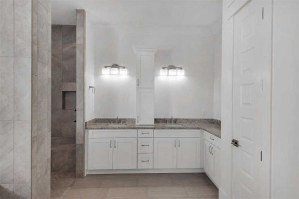 Ice White Shaker cabinets, photo 98