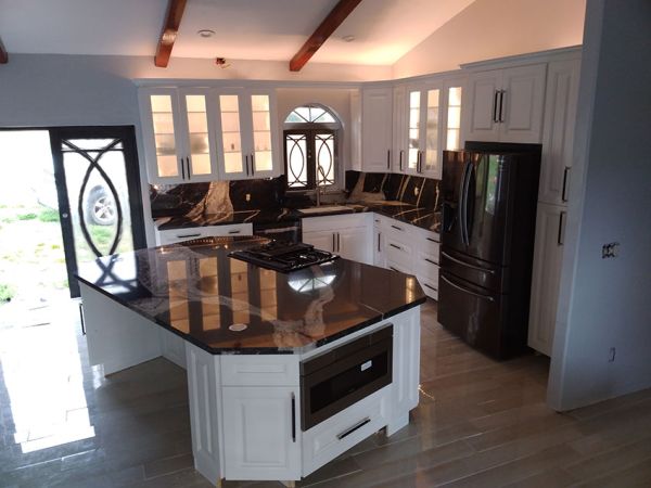 Classic White cabinets, photo 2