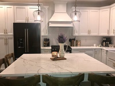 Kitchen with Thompson White cabinets