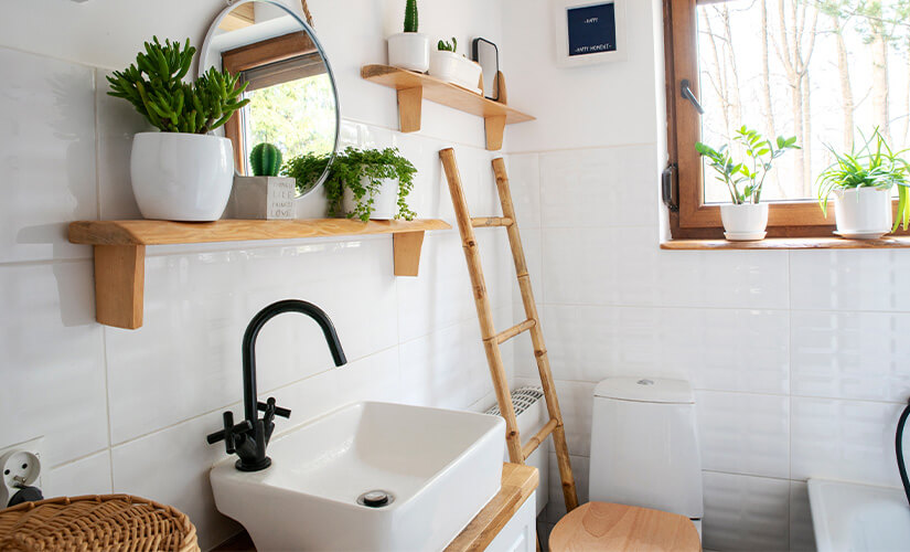 https://cdn.kitchencabinetkings.com/media/siege/bathroom-cabinet-ideas-2023/hang-open-shelves.jpg