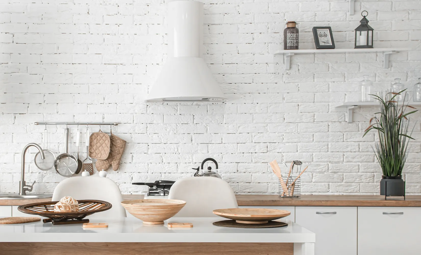 Galley Kitchen Layout: 21+ Design Ideas and Tips, image size:1650x1000