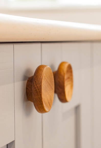 35 Kitchen Cabinet Hardware Ideas For, Wood Knobs For Kitchen Cabinets