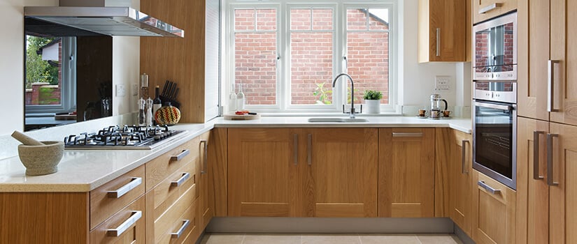 Oak Kitchen Cabinets All You Need To Know, Honey Oak Kitchen Cabinets With White Countertops